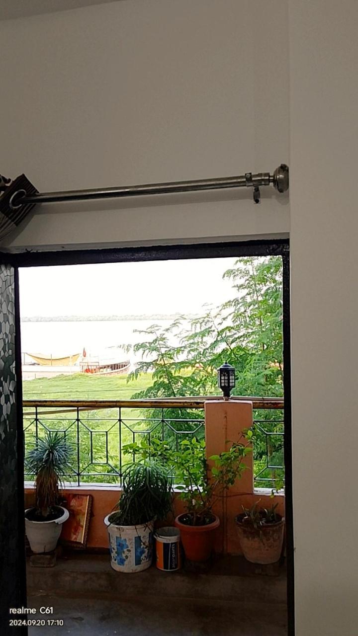 Ganga Paying Guest House فاراناسي الغرفة الصورة