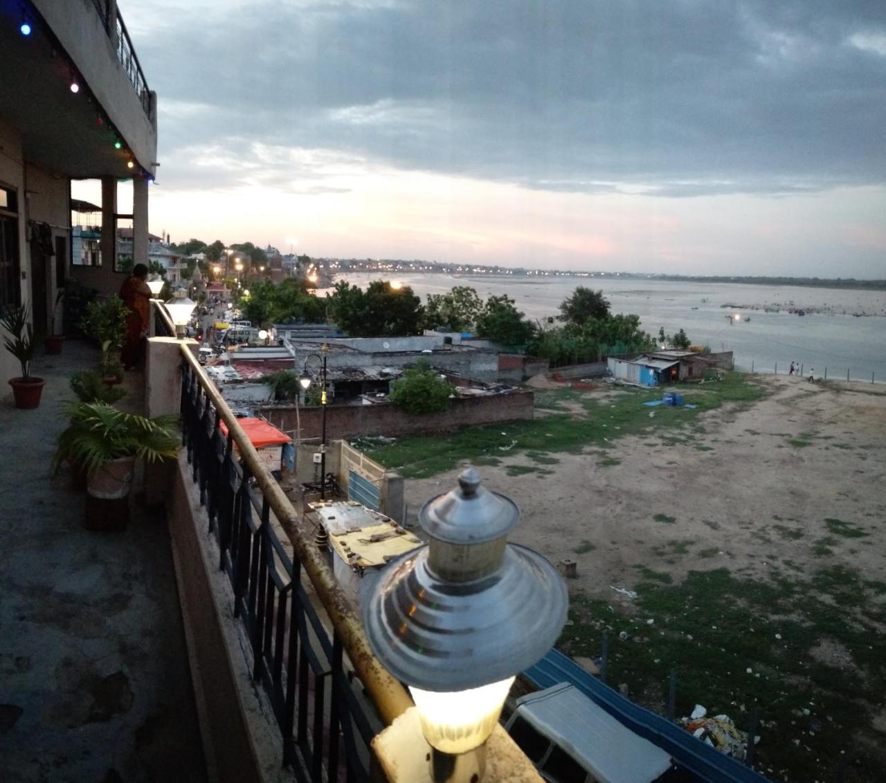 Ganga Paying Guest House فاراناسي المظهر الخارجي الصورة